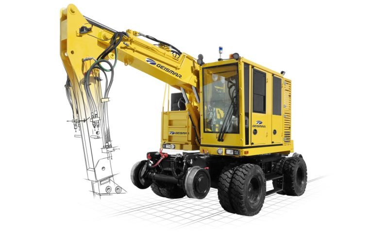 Powerful rail road loader ideal for the ballast and lifting operations